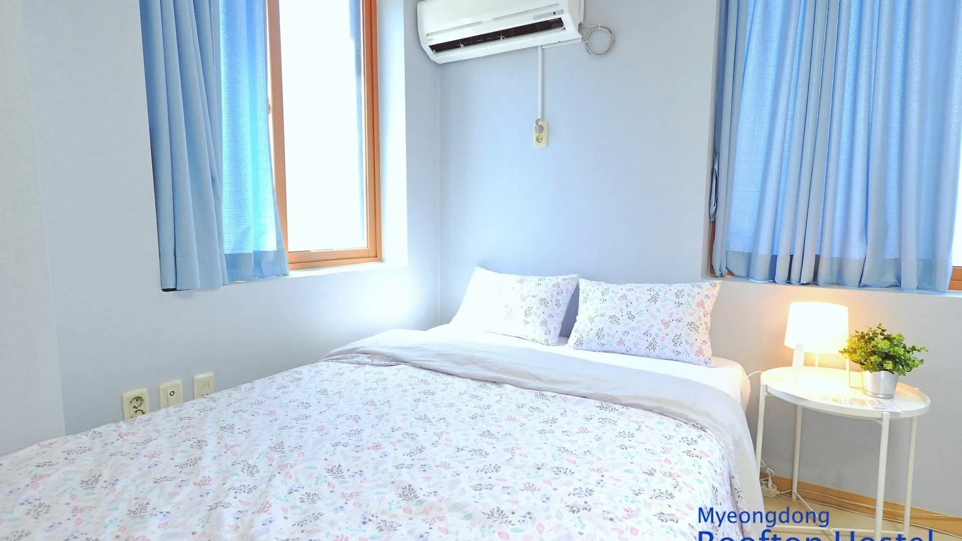 Myeongdong Rooftop Hostel Σεούλ
