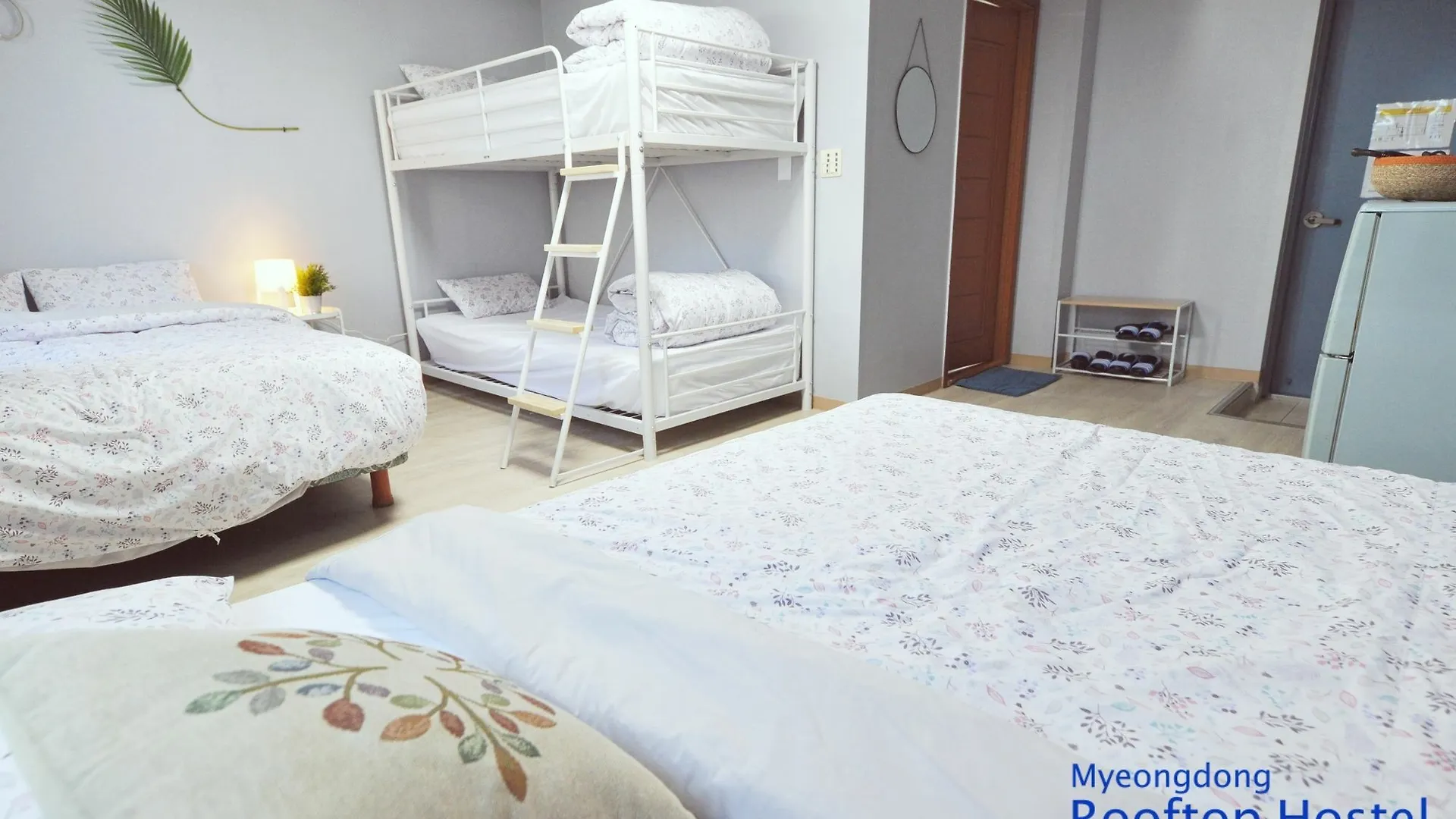 Myeongdong Rooftop Hostel Σεούλ
