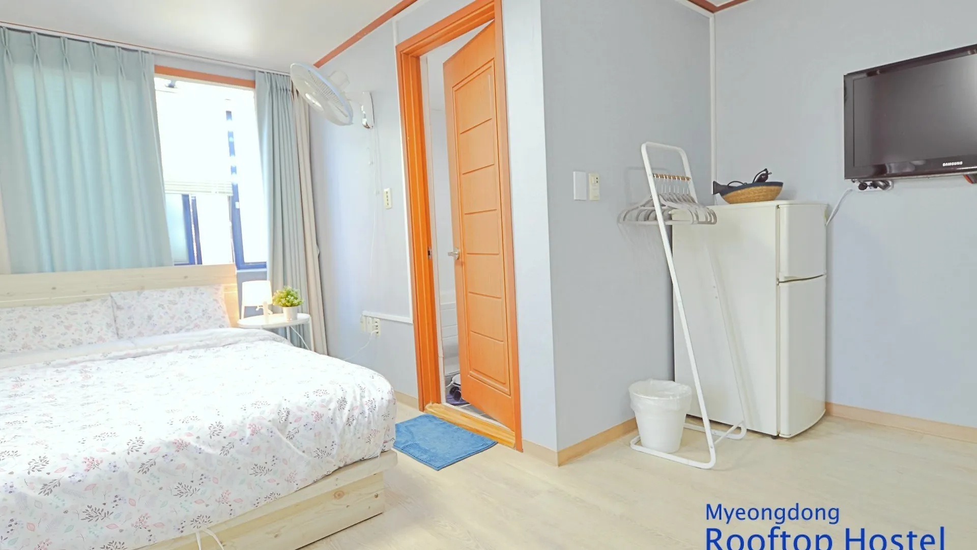 Myeongdong Rooftop Hostel Σεούλ