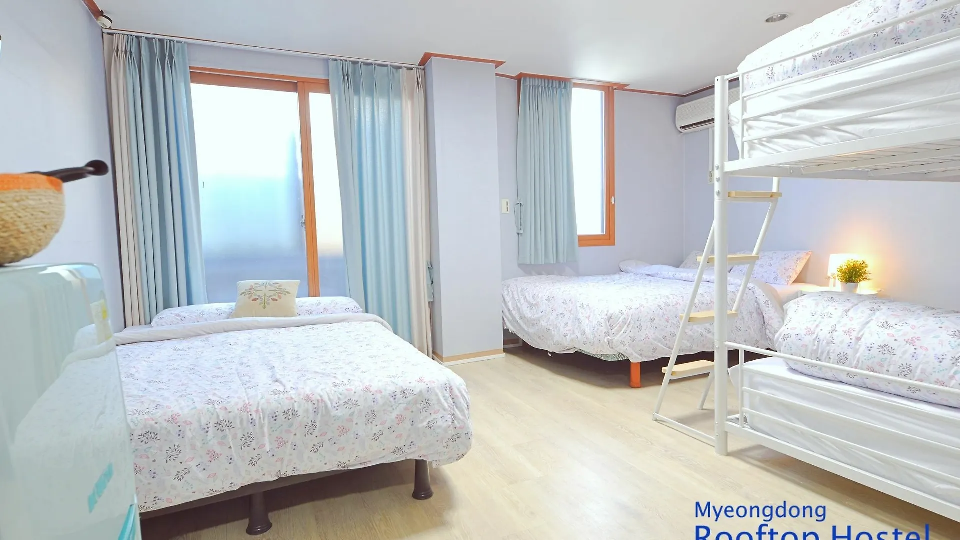 Myeongdong Rooftop Hostel Σεούλ